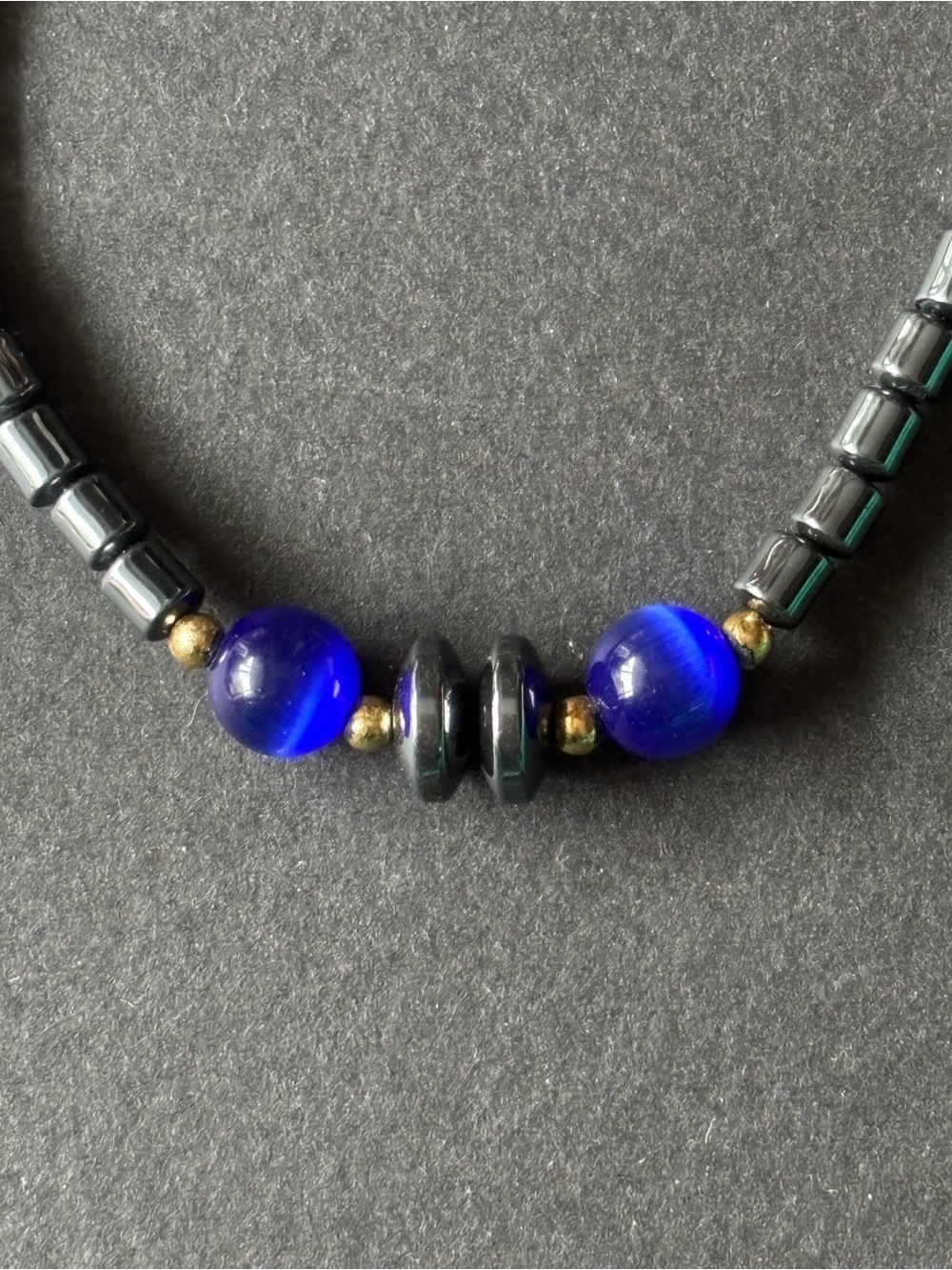 Vintage Hematite Bead Bracelet | Blue Cat Eye Accent Beads - Picture 5 of 8